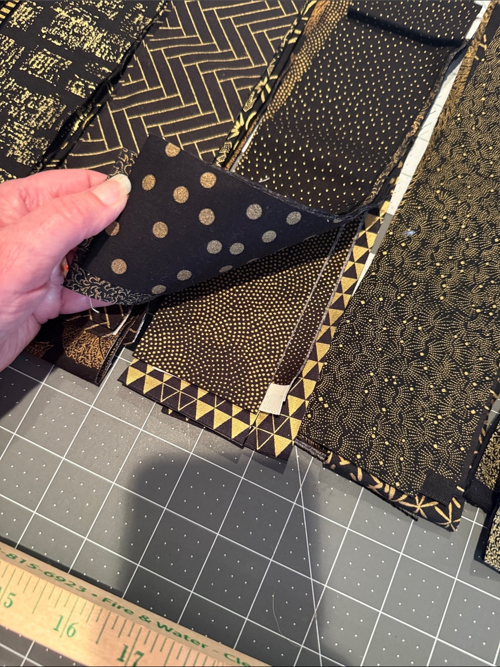 2.5x 42” strips high quality cotton fabric Black & Gold Patterned - Picture 10 of 13